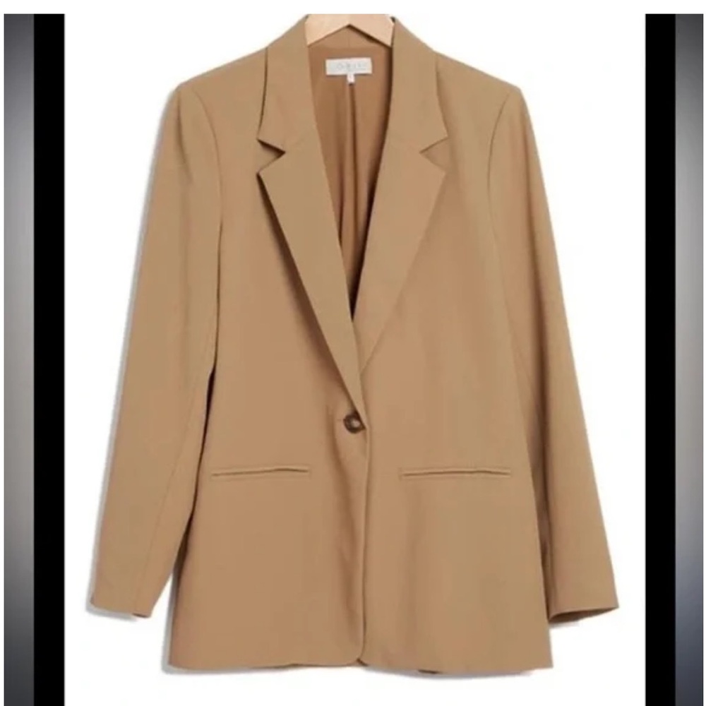 NWT Wayf Oversized One Buttom Tan Blazer, Size Medium.